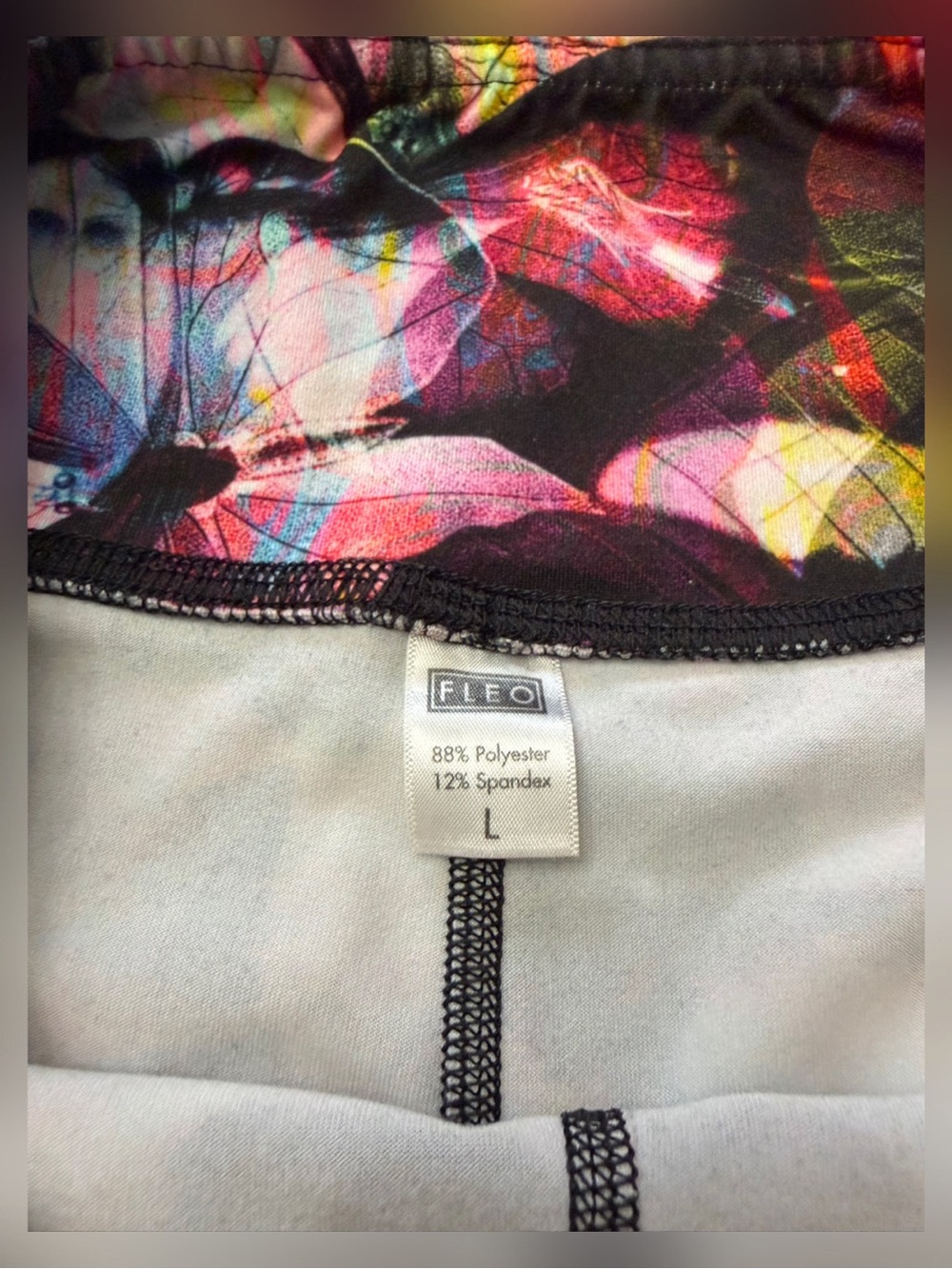 FLEO Butterfly Daydream Power High Rise Shorts - L - Picture 5 of 10